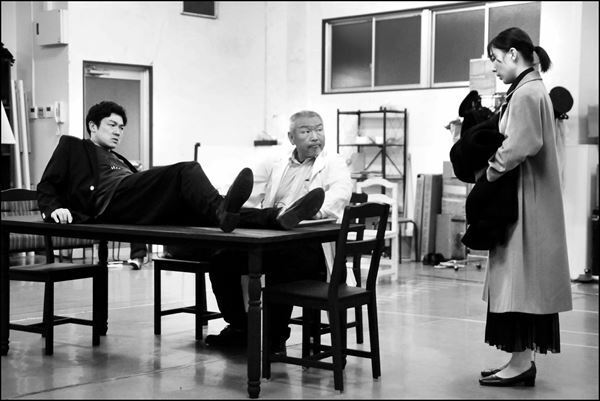 ある作家とスターリンの役割が入れ替わる？ 劇団青年座『コラボレーターズ』明日開幕