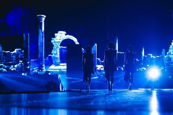 Perfume『ZO/Z5 Anniversary "ネビュラロマンス" Episode TOKYO DOME』この瞬間を心に刻んだ、活動休止前最後のライブ【オフィシャルレポート】