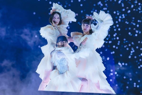 Perfume『ZO/Z5 Anniversary "ネビュラロマンス" Episode TOKYO DOME』この瞬間を心に刻んだ、活動休止前最後のライブ【オフィシャルレポート】