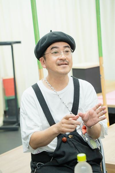 「はぐらかす」コミュニケーションが関係性を描き出す。iaku『はぐらかしたり、もてなしたり』横山拓也×瓜生和成×竹田モモコインタビュー