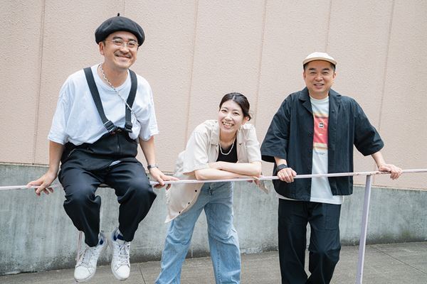 「はぐらかす」コミュニケーションが関係性を描き出す。iaku『はぐらかしたり、もてなしたり』横山拓也×瓜生和成×竹田モモコインタビュー