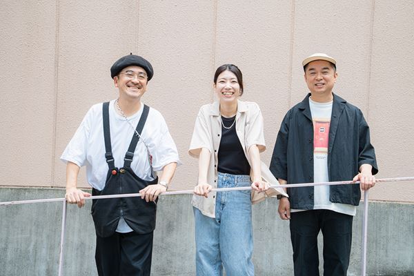 「はぐらかす」コミュニケーションが関係性を描き出す。iaku『はぐらかしたり、もてなしたり』横山拓也×瓜生和成×竹田モモコインタビュー