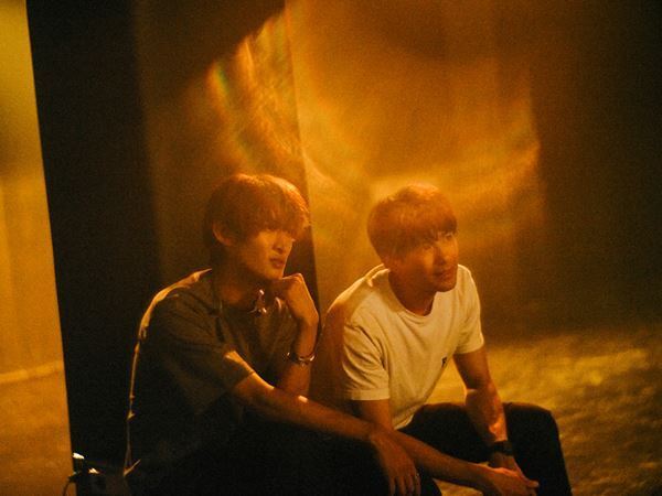 森崎ウィン×向井康二『（LOVE SONG）』バンコクで深まる絆を捉えたオフショットが公開　撮影時のエピソードも明らかに