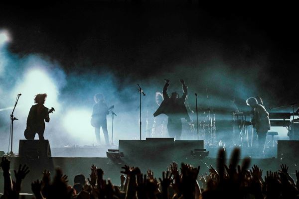 [Alexandros]、2025年初ライブでドラマ主題歌「金字塔」を初披露【オフィシャルレポート】