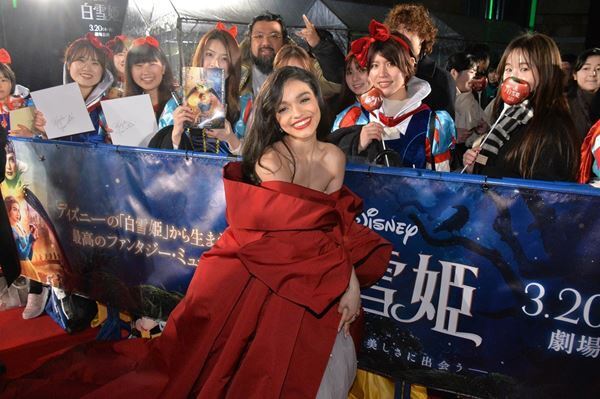 日米白雪姫が夢の共演！ レイチェル・ゼグラー＆吉柳咲良が劇中歌「夢に見る ～Waiting On A Wish～」を熱唱