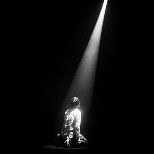 阿部真央、ドラマのEDテーマを務める新曲「マリア」本日リリース　新たなアーティスト写真も公開