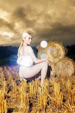 アオイヤマダらによるクリエイティブコレクティブ「海老坐禅」が初の作品集を刊行　渋谷PARCOで展覧会も開催