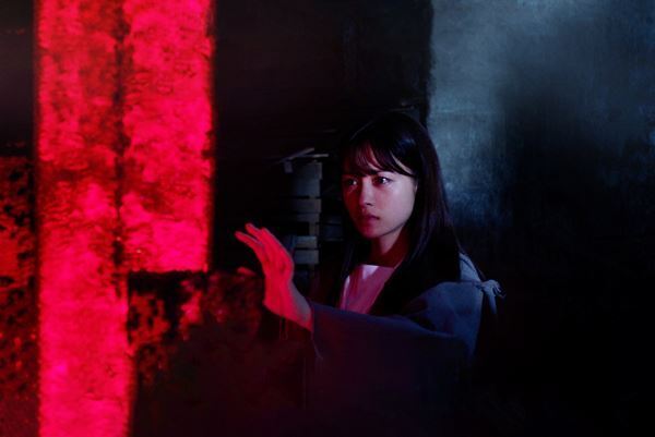 橋本環奈、眞栄田郷敦ら出演『カラダ探し THE LAST NIGHT』恐怖迫る場面写真9点＆劇場バナーが公開
