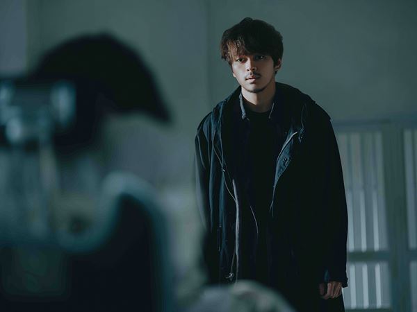 橋本環奈、眞栄田郷敦ら出演『カラダ探し THE LAST NIGHT』恐怖迫る場面写真9点＆劇場バナーが公開