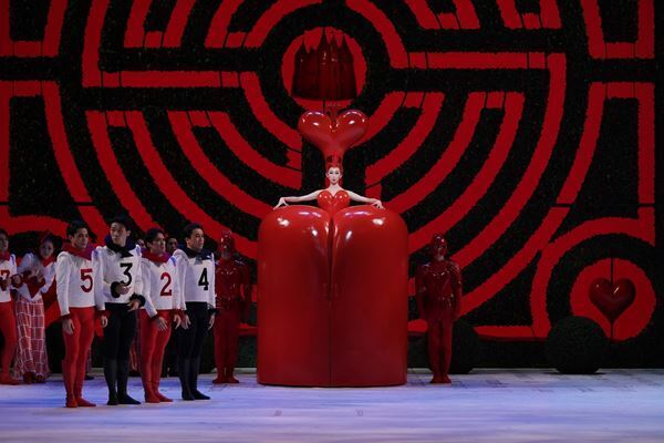 『不思議の国のアリス』アリスの母／ハートの女王に抜擢　新国立劇場バレエ団山本涼杏が語る、新たなチャレンジ