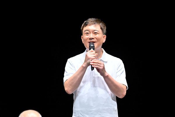 新国立劇場『焼肉ドラゴン』制作発表会見　民謡「ニルリリヤ」のパフォーマンスで作品の世界をアピール