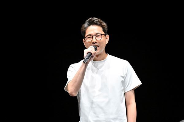 新国立劇場『焼肉ドラゴン』制作発表会見　民謡「ニルリリヤ」のパフォーマンスで作品の世界をアピール