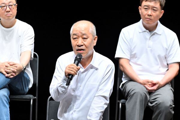 新国立劇場『焼肉ドラゴン』制作発表会見　民謡「ニルリリヤ」のパフォーマンスで作品の世界をアピール