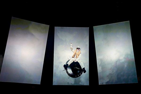 キューブリック『博士の異常な愛情』の世界初・舞台化が激熱！ ロンドン公演を映画館で──【おとなの映画ガイド】