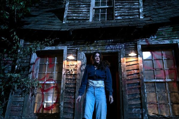 死のタイムループが止まらないホラー映画『アンティル・ドーン』8月公開決定