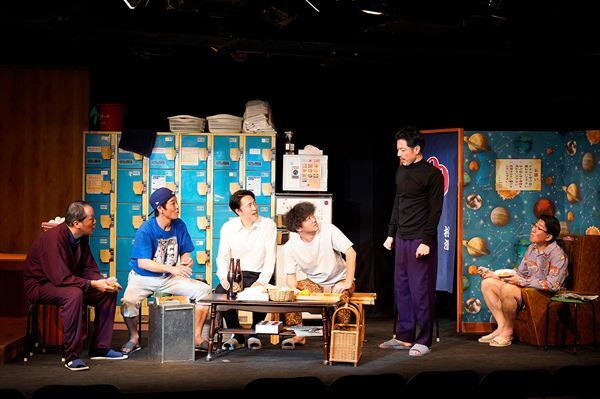 足立紳と坂田聡による演劇ユニット「坂田足立連続デッドボール」の旗揚げ公演が開幕