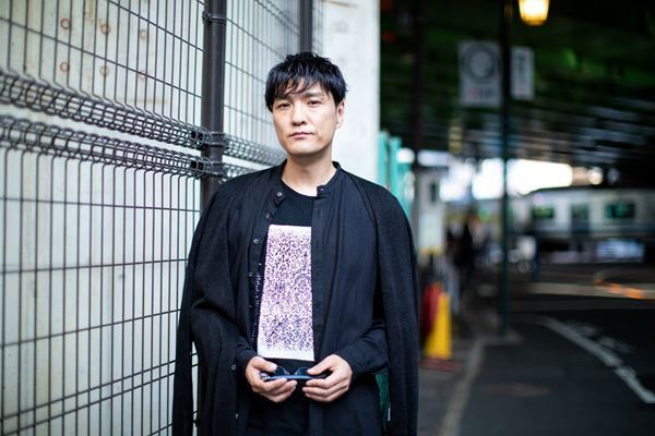 【インタビュー】森山直太朗が語る、創作の本質と2枚の最新アルバム『弓弦葉』『Yeeeehaaaaw』に込めた思いとは？ 「見えない世界をみんなで作りたい」