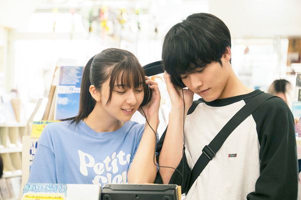 赤楚衛二×上白石萌歌共演の映画『366日』愛の軌跡を辿る場面写真8点公開