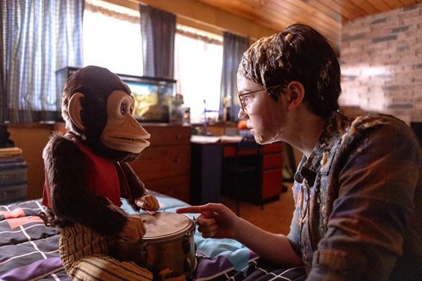 【閲覧注意】『THE MONKEY／ザ・モンキー』遺体処理のプロもあきれ顔の残酷シーン収録した特別映像公開