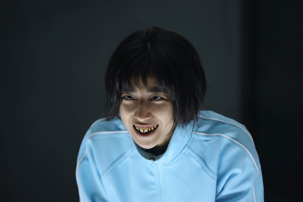 『夏目アラタの結婚』黒島結菜が自ら殺人ピエロを怪演！　品川真珠スペシャルPV＆場面写真公開