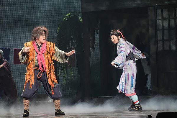 古田新太「小池栄子全部!!をお見逃しなく！」 劇団☆新感線『爆烈忠臣蔵～桜吹雪THUNDERSTRUCK』東京公演が開幕