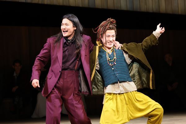 草彅剛が初挑戦したシェイクスピア。『ヴェニスの商人』シャイロックの後ろ姿に浮かぶ現代への問い