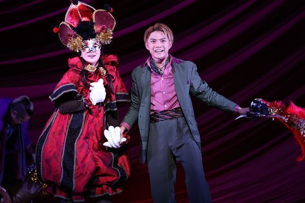 草彅剛が初挑戦したシェイクスピア。『ヴェニスの商人』シャイロックの後ろ姿に浮かぶ現代への問い