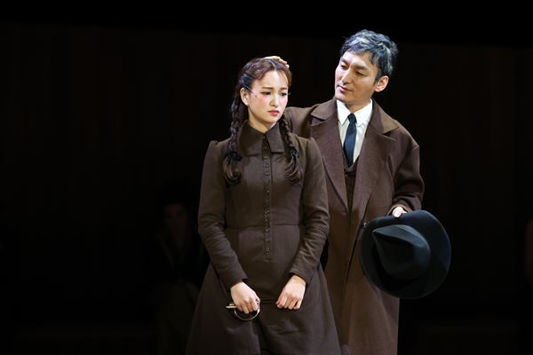 草彅剛が初挑戦したシェイクスピア。『ヴェニスの商人』シャイロックの後ろ姿に浮かぶ現代への問い