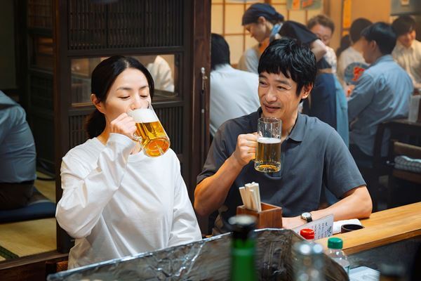 堺雅人×井川遥『平場の月』かけがえのない日常の瞬間を切り取った場面写真17点一挙公開