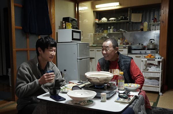 堺雅人×井川遥『平場の月』かけがえのない日常の瞬間を切り取った場面写真17点一挙公開