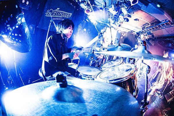 『Grasshopper vol.33』時代はダニポン！　負けられない気持ちとリスペクトと愛に溢れたツーマンをレポート