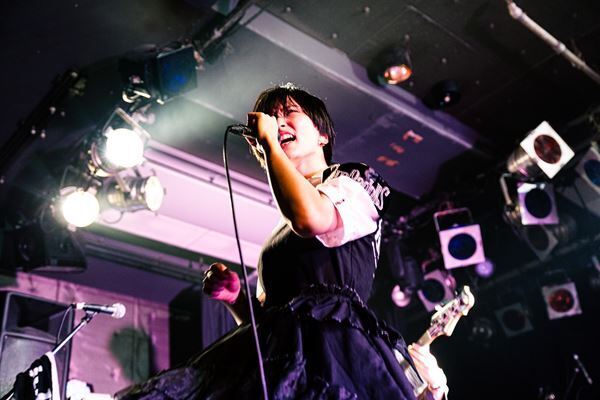 『Grasshopper vol.33』時代はダニポン！　負けられない気持ちとリスペクトと愛に溢れたツーマンをレポート