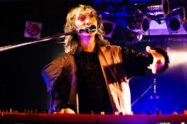 『Grasshopper vol.33』時代はダニポン！　負けられない気持ちとリスペクトと愛に溢れたツーマンをレポート