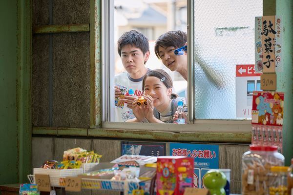 當真あみ×齊藤潤のピュアな恋愛シーンも　映画『ストロベリームーン 余命半年の恋』場面写真9点公開