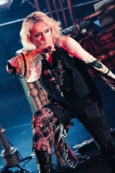 『BUCK-TICK TOUR 2025 スブロサ SUBROSA』追加公演のオフィシャルレポート到着　「BUCK∞TICKはアートです」