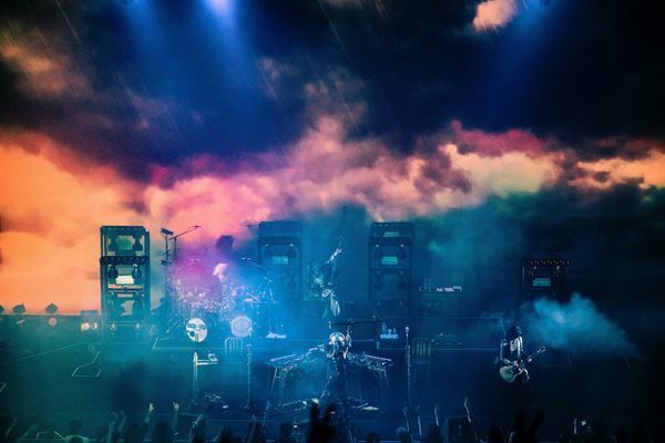 『BUCK-TICK TOUR 2025 スブロサ SUBROSA』追加公演のオフィシャルレポート到着　「BUCK∞TICKはアートです」