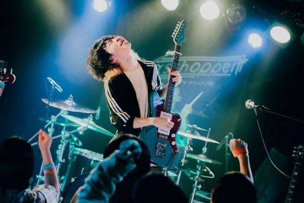 前髪ぱっつん少年×MOCKEN×UtaKata 現在地の異なるオルタナティブが交わる"交差点"を見た！『Grasshopper』オフィシャルレポート