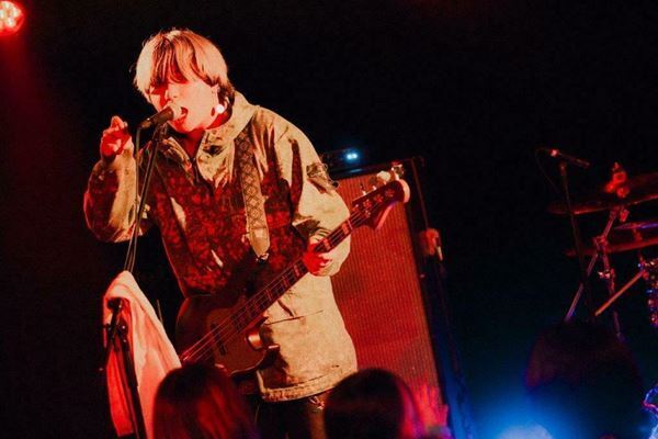 前髪ぱっつん少年×MOCKEN×UtaKata 現在地の異なるオルタナティブが交わる"交差点"を見た！『Grasshopper』オフィシャルレポート