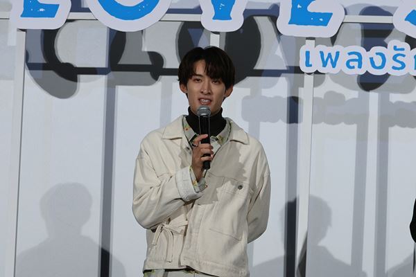 森崎ウィン×向井康二の手で『（LOVE SONG）』がついに完成！ 大ヒット御礼舞台挨拶開催