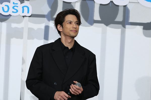 森崎ウィン×向井康二の手で『（LOVE SONG）』がついに完成！ 大ヒット御礼舞台挨拶開催