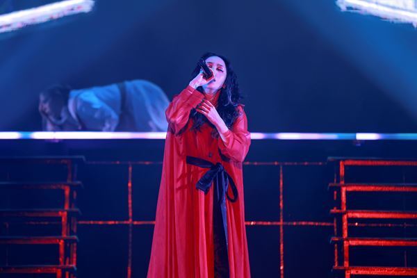 中島美嘉、初のアジアツアーがスタート　大歓声が鳴り響くなか代表曲「桜色舞うころ」、「雪の華」を全身全霊で熱唱【オフィシャルレポート】