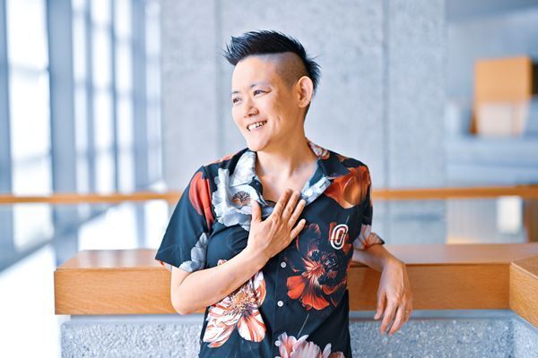 NYを拠点に活躍するアヤ・オガワ 、新国立劇場海外招聘公演で上演される自伝的作品『鼻血―The Nosebleed―』への思いを明かす