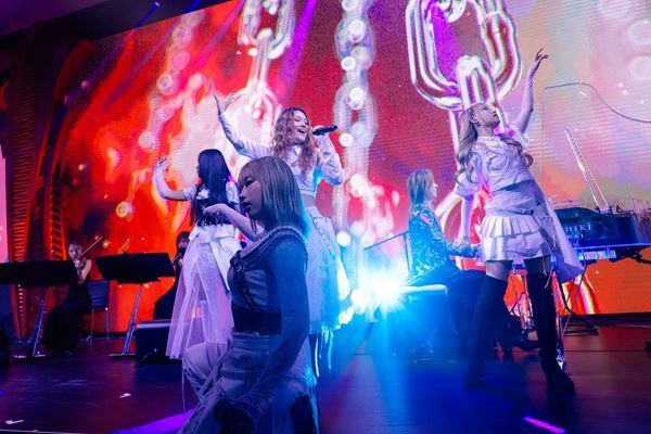 美麗-Bi-ray-、新曲「Your Jealousy」を初披露 「Butterfly (Acoustic Version)」を9月5日(金)配信リリース&YOSHIKIとハリウッド女優共演のMV公開も