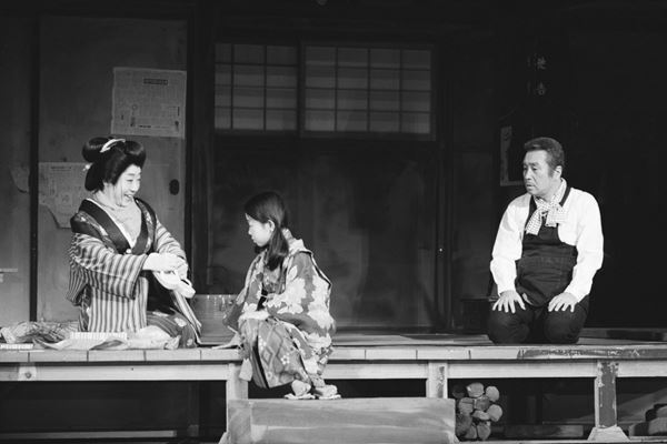 華やかな商業演劇の名場面を映像で　帝国劇場アニバーサリーブック×「ぴあ」アプリ連動コンテンツを紹介