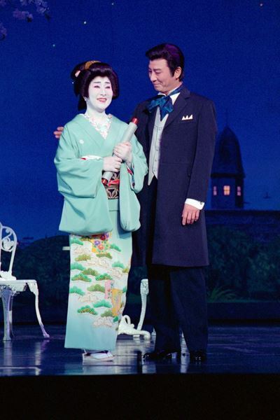 華やかな商業演劇の名場面を映像で　帝国劇場アニバーサリーブック×「ぴあ」アプリ連動コンテンツを紹介