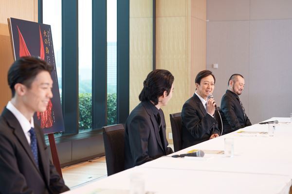 「八月納涼歌舞伎」で上演の『火の鳥』 玉三郎、染五郎、團子が新作歌舞伎への取り組み、思いを明かす