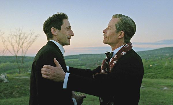 アカデミー賞最有力の映画『ブルータリスト』弱冠36歳の監督が込めた思いとは？　本編映像も公開