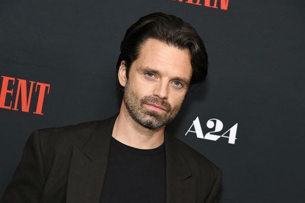 A24最新作『顔を捨てた男』主演のセバスチャン・スタンらが映画について語るインタビュー映像公開