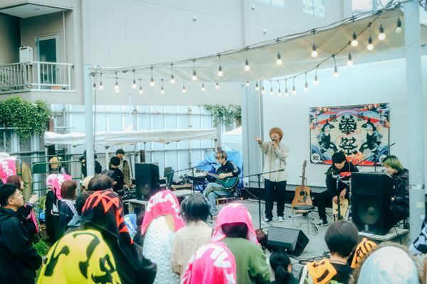 ORCALANDが下北沢のヒーローになった日 主催イベント『ナワバリロックフェスティバル 2024』【オフィシャルレポート】