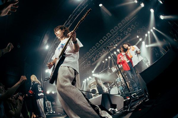 フラッド×ラウンジ×w.o.d. スプリットツアー『BAND BOOM』ファイナル公演レポート